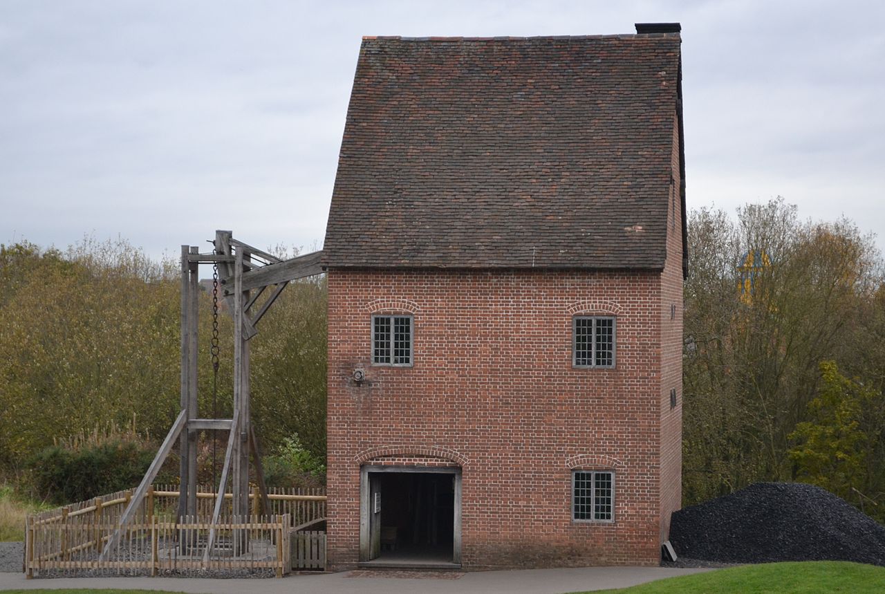 A replica of a Newcomen engine at the Black Country Museum in the UK. Source: Wikimedia Commons.